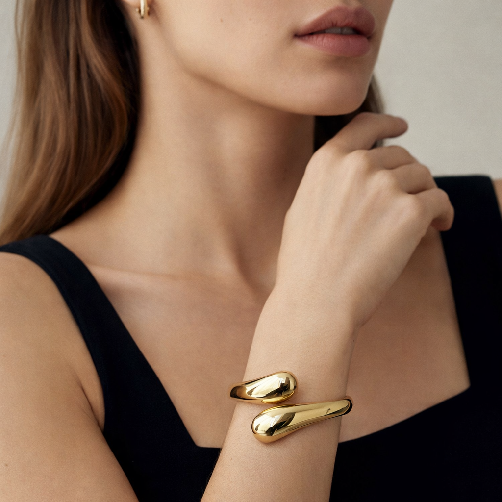 Tear Drop Gold bracelet