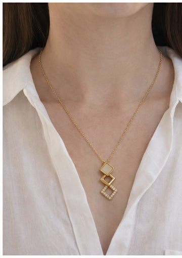 Elegant Gold Geometric Pendant