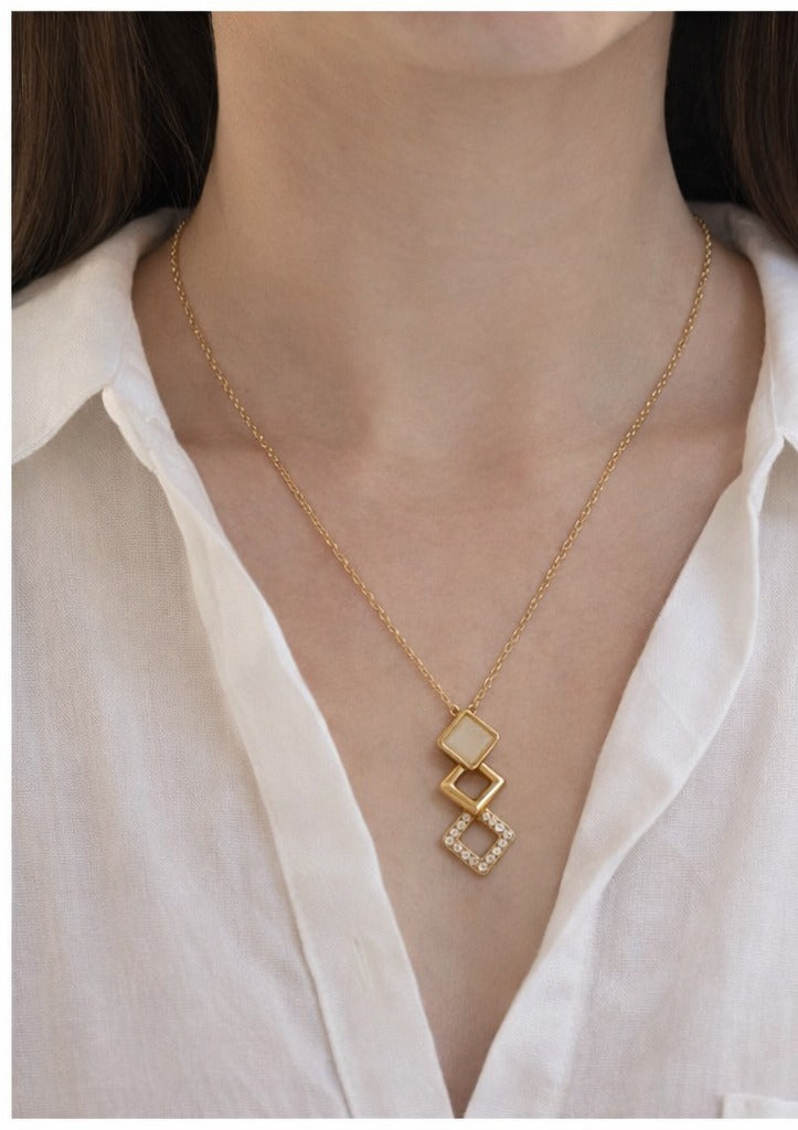 Elegant Gold Geometric Pendant