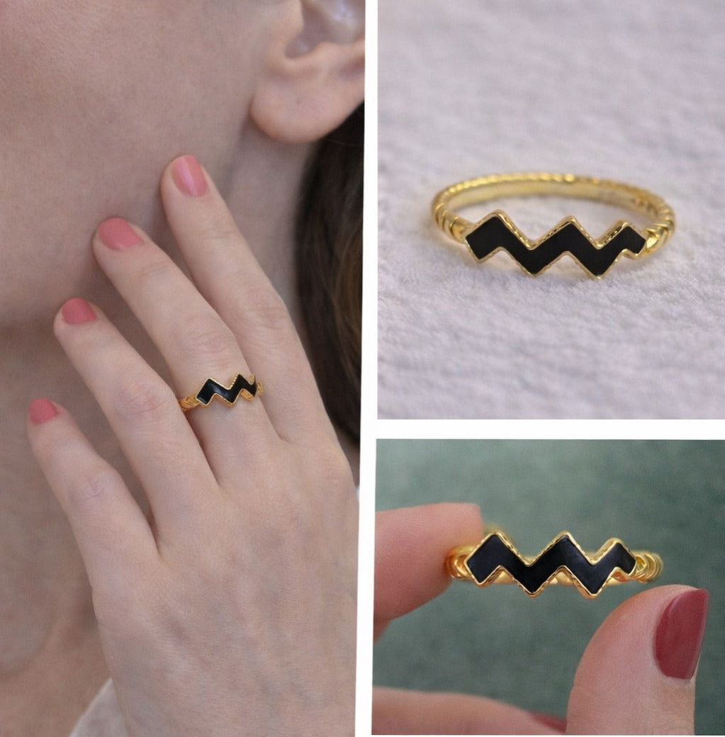 Onyx Wave Ring