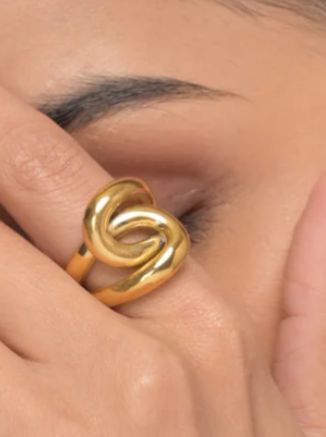 Timeless knot gold statement ring