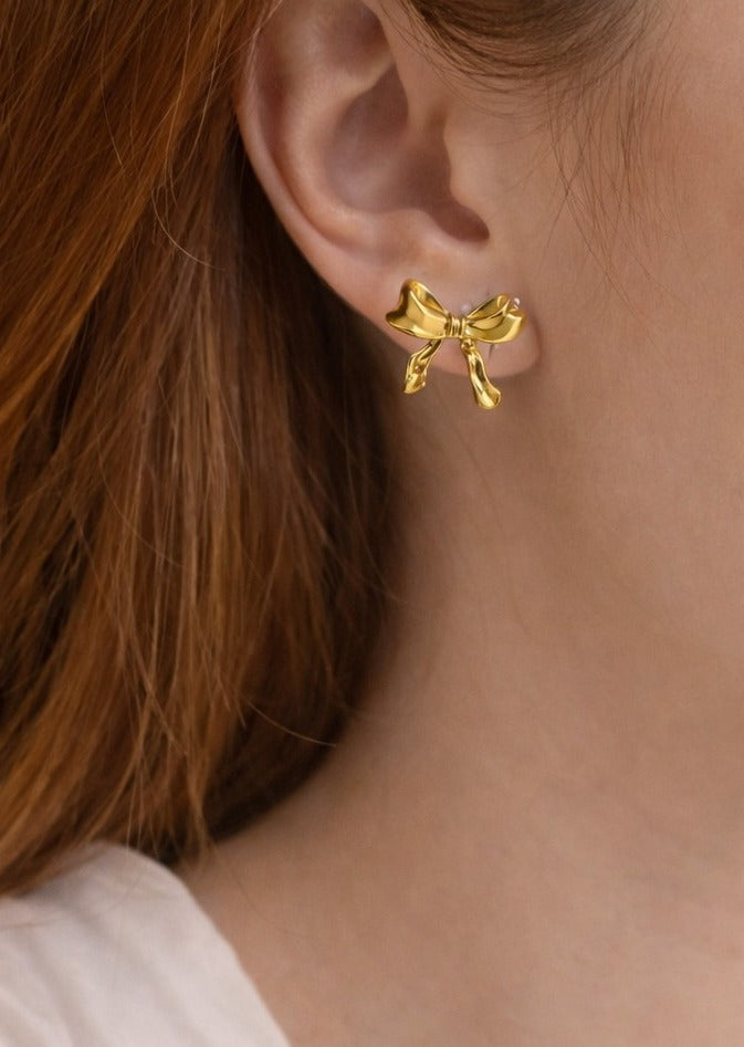 Short cute bow earring