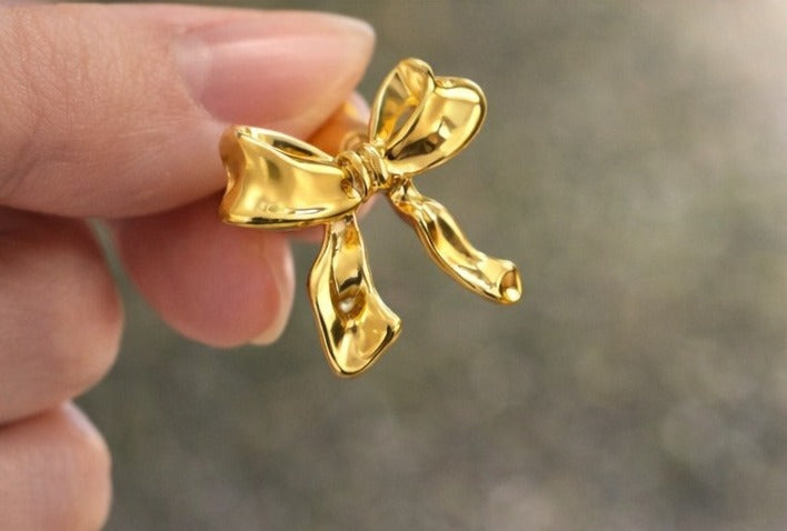 Short cute bow earring