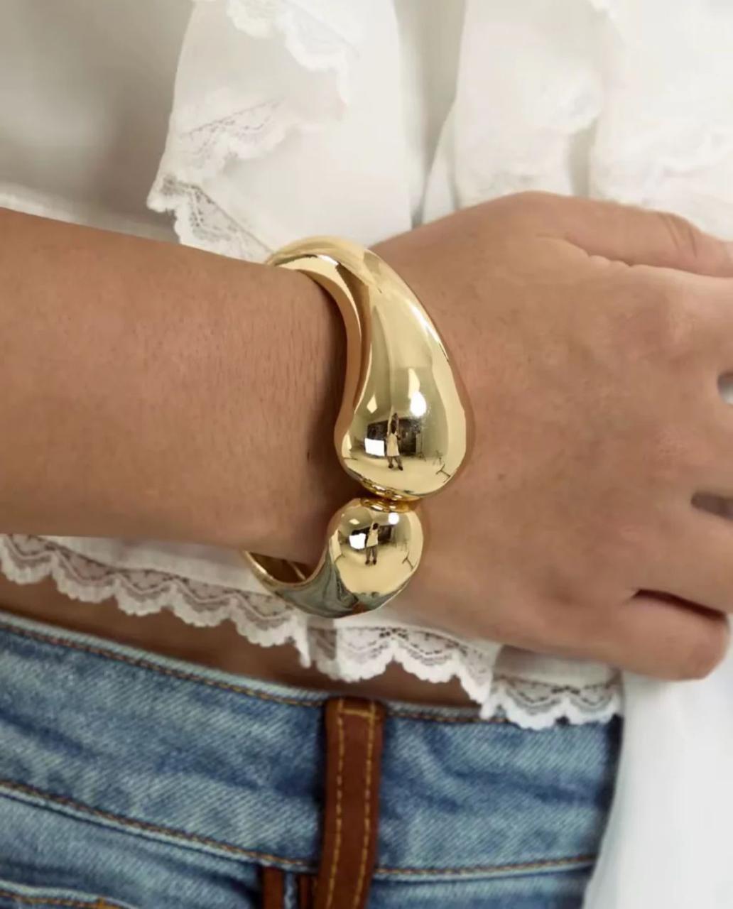 Gold bracelet