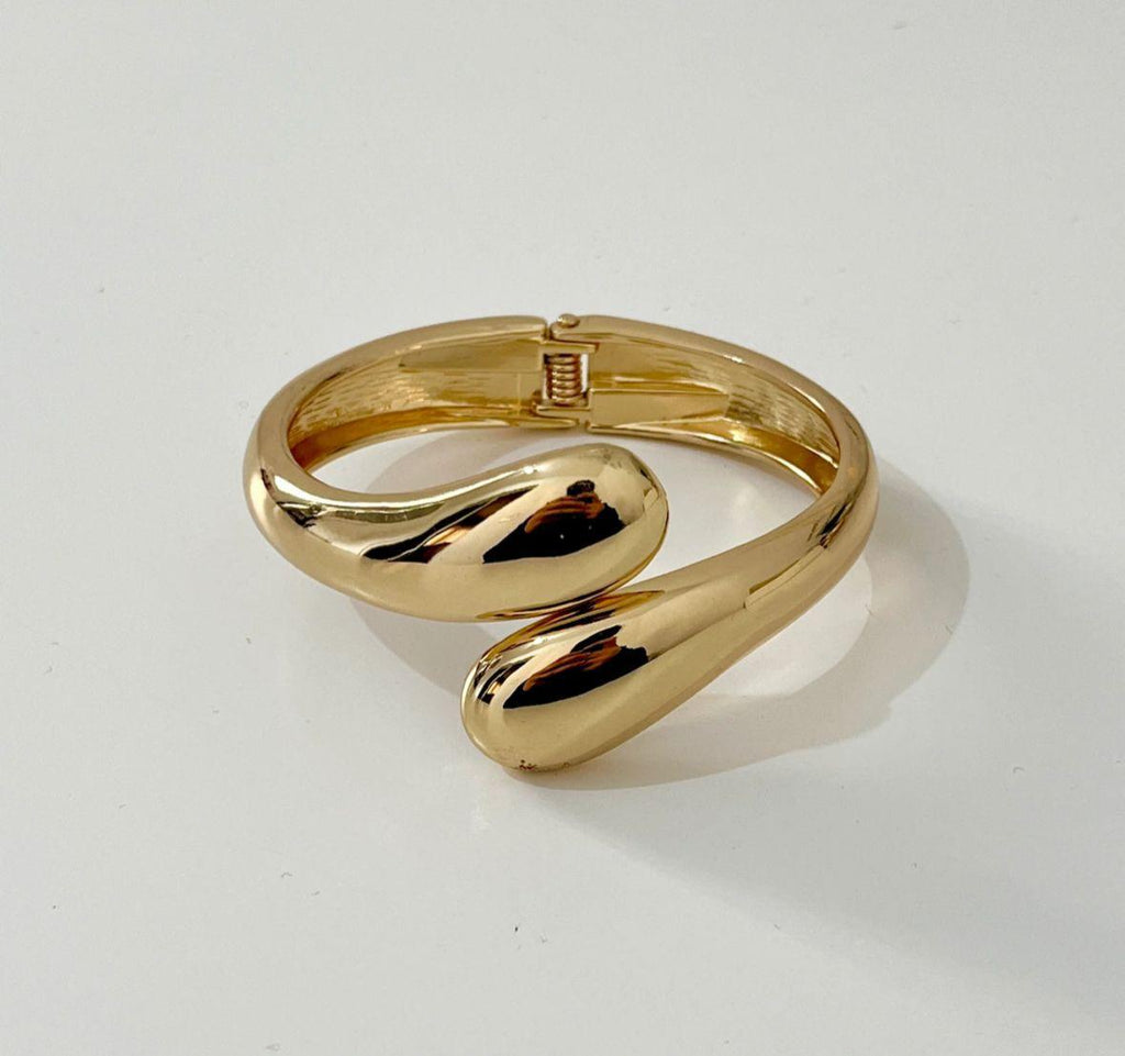 Tear Drop Gold bracelet